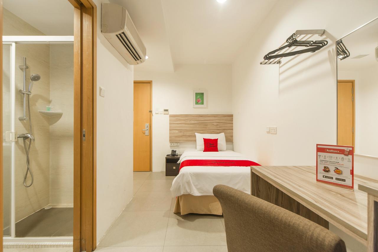 Reddoorz Plus @ Victoria Street Сингапур Екстериор снимка